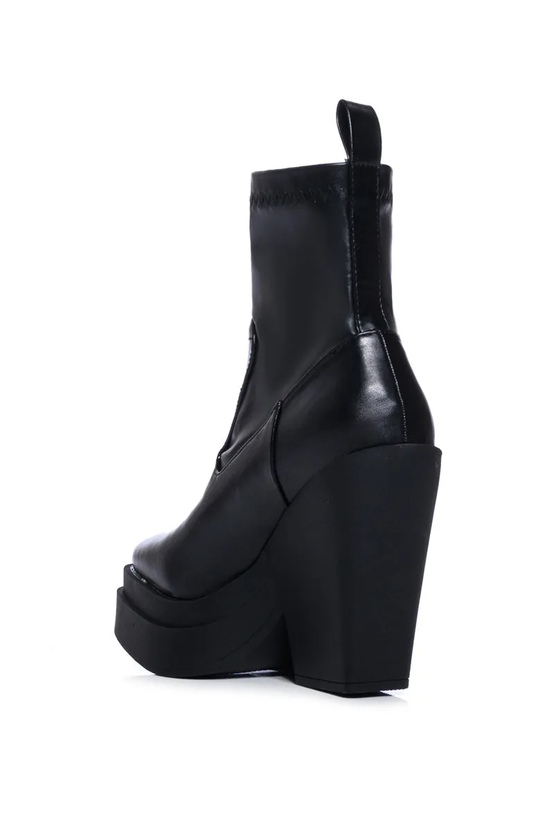 AKI BLACK CHUNKY BOOTIE