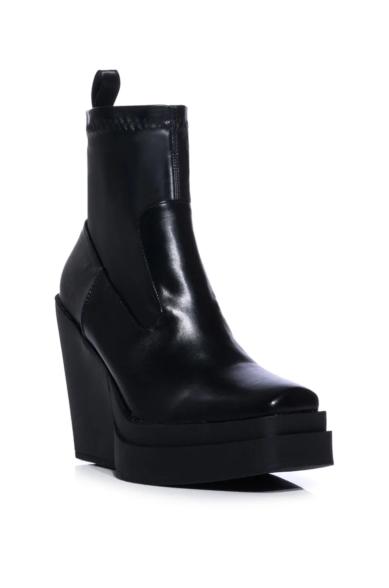 AKI BLACK CHUNKY BOOTIE