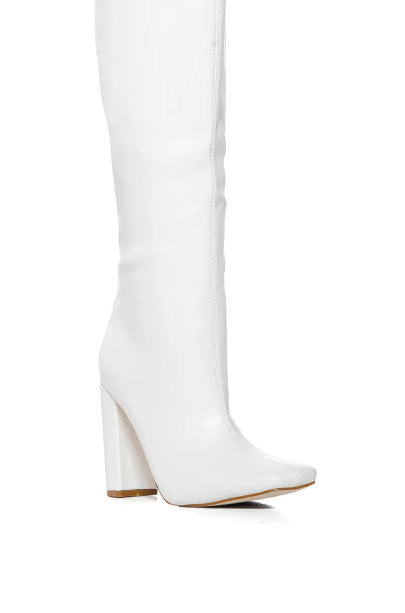 AZALEA WANG MAGNETIZED CHUNKY BOOT IN WHITE