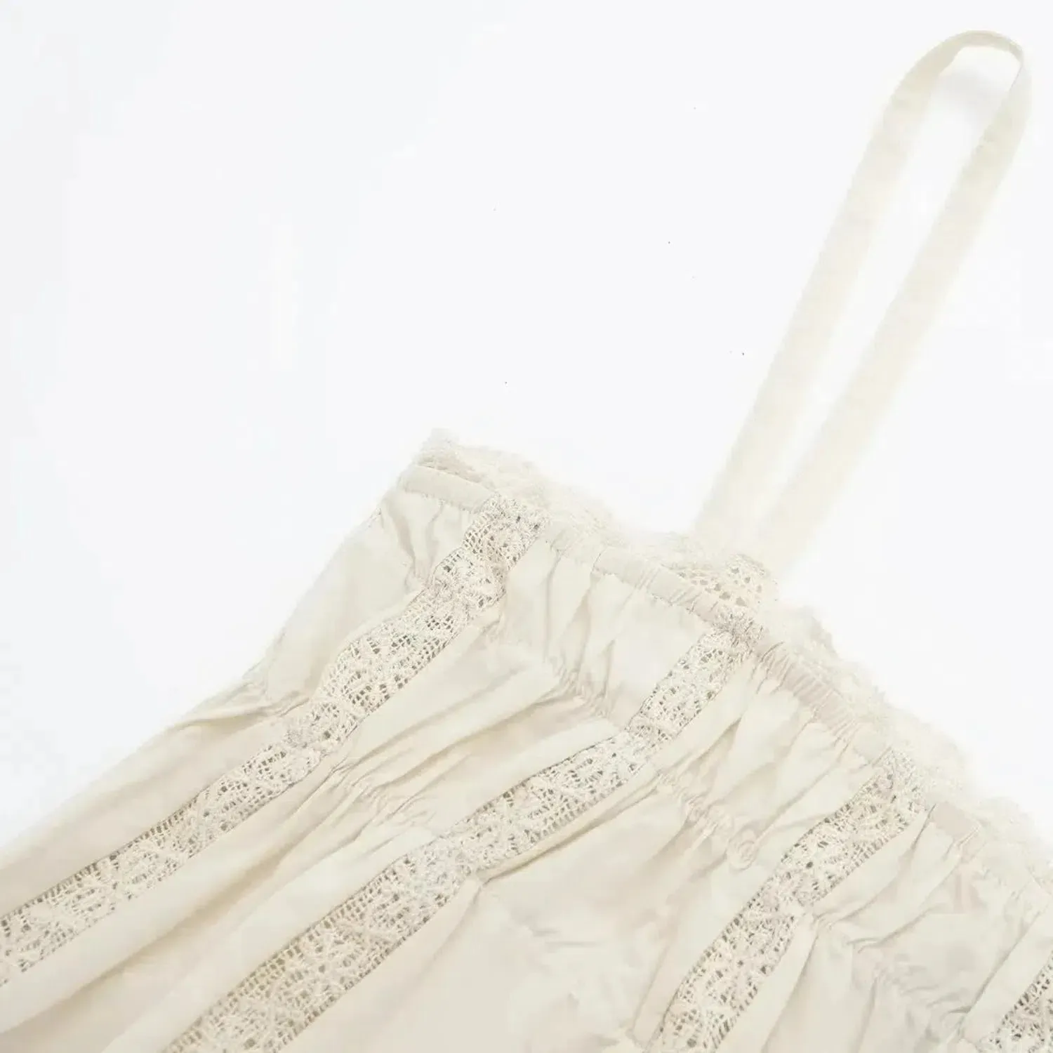 Ibérica Glow Set – Cream – Embroidered top with lace shorts