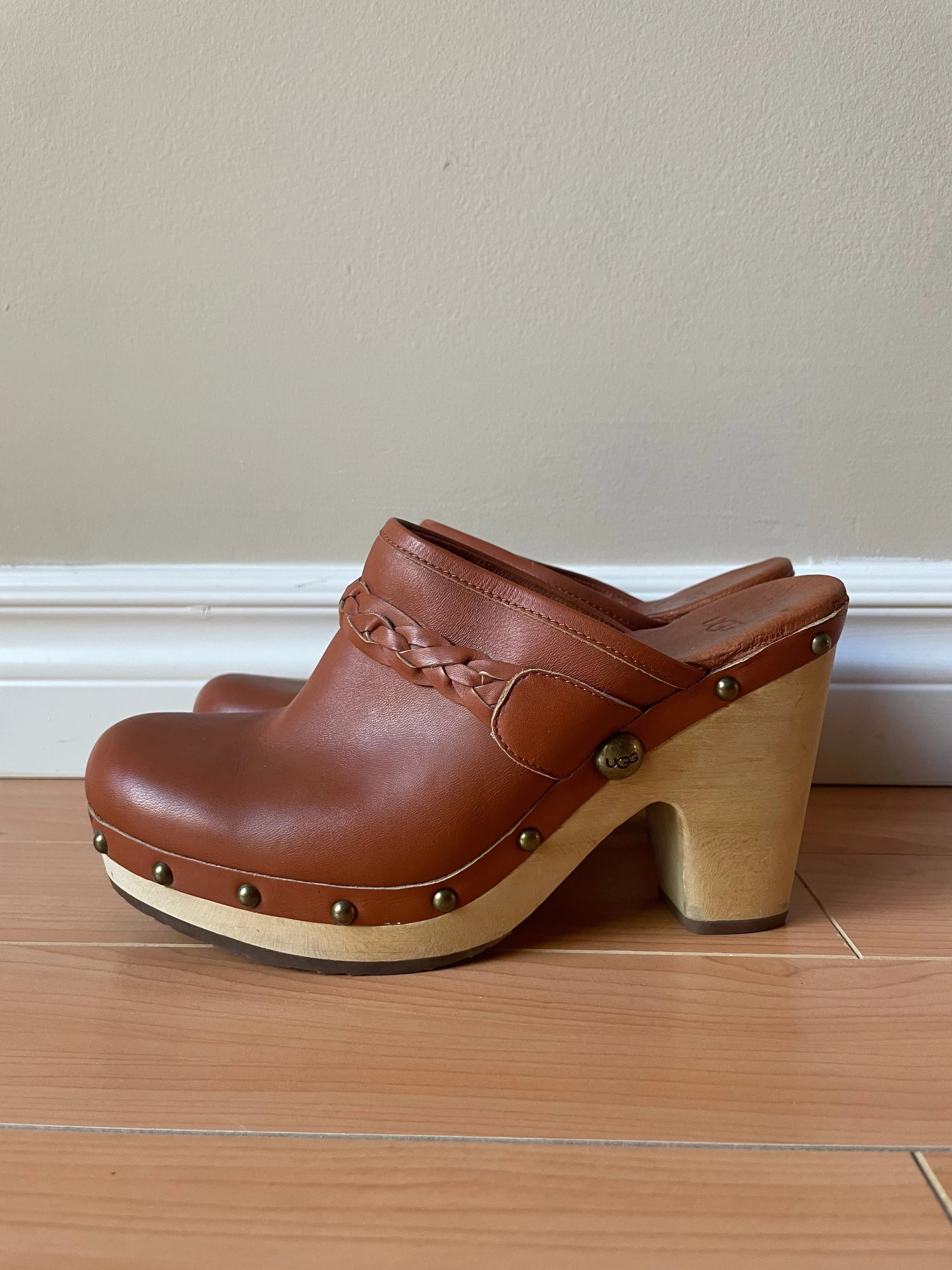 Ugg Kaylee Caramel Leather Platform Clogs - Size 8