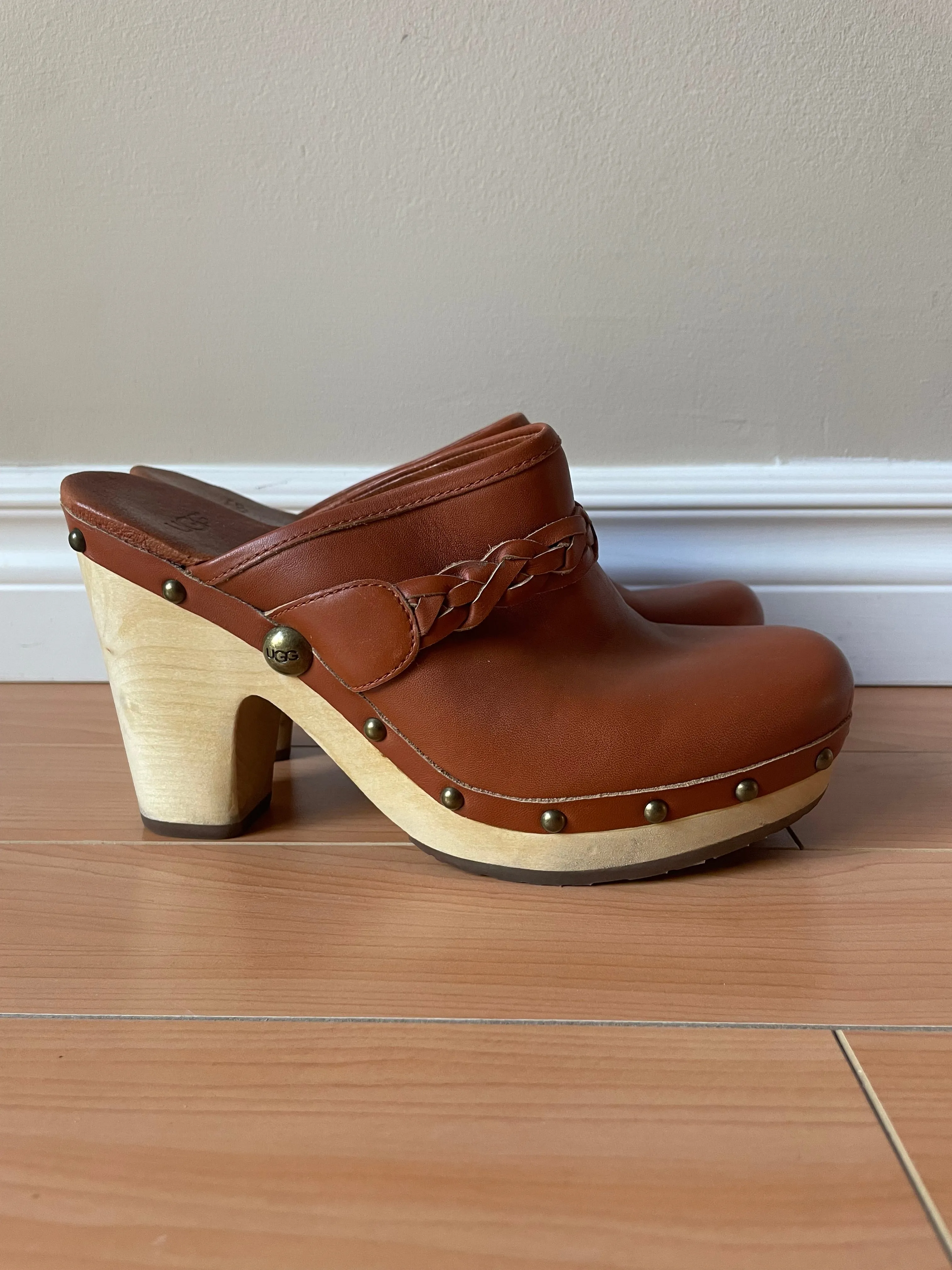 Ugg Kaylee Caramel Leather Platform Clogs - Size 8